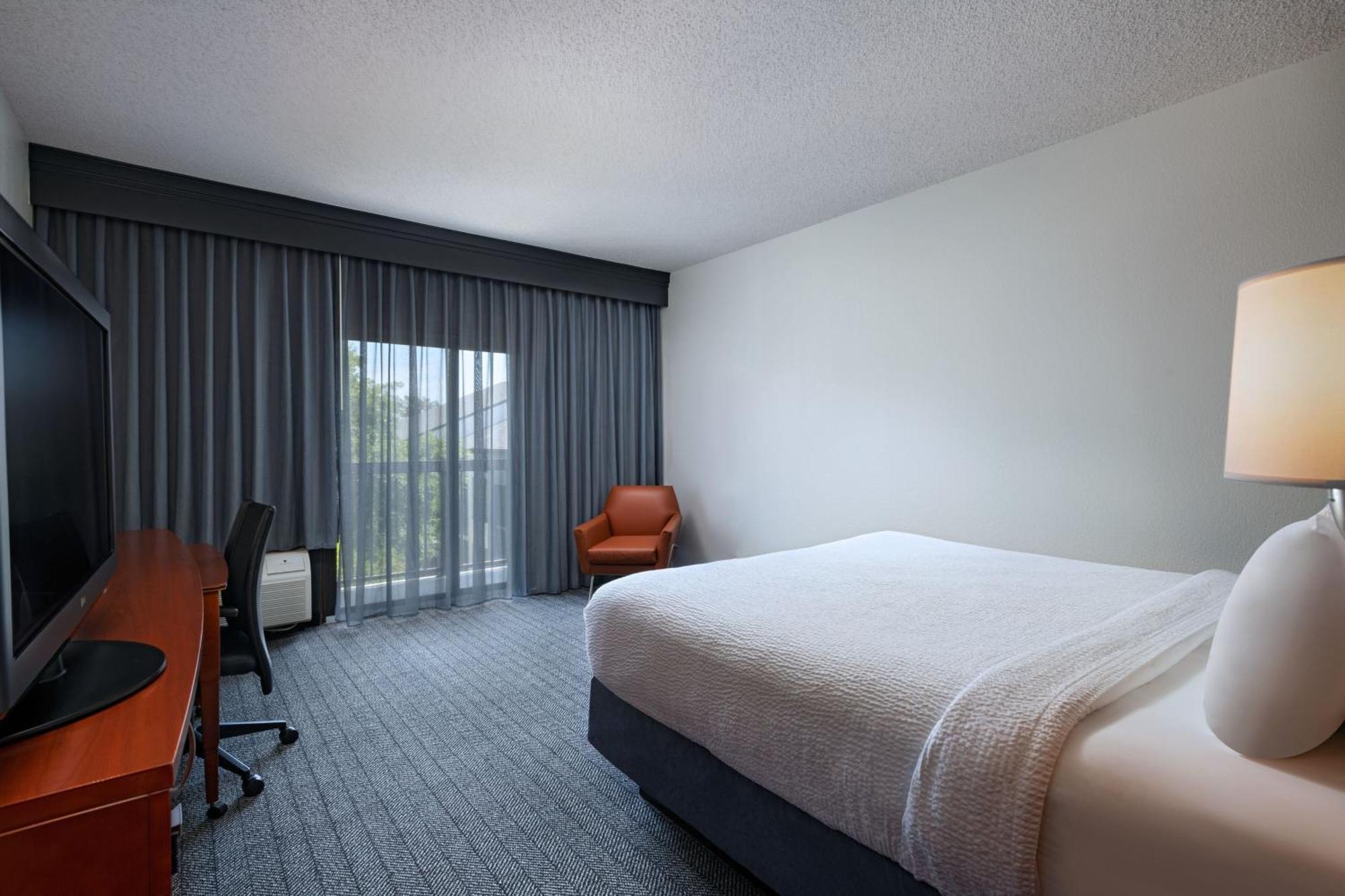 คอร์ตยาร์ด ดัลลัส อาร์ลิงตัน/เอนเทอร์เทนเมนต์ ดิสตริก Hotel ภายนอก รูปภาพ